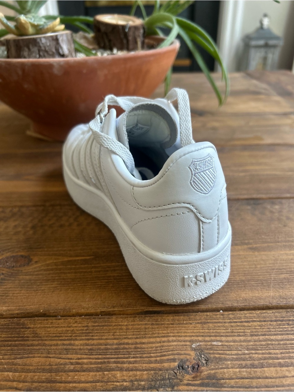K-Swiss Kids White Low-Top Sneaker 6.5